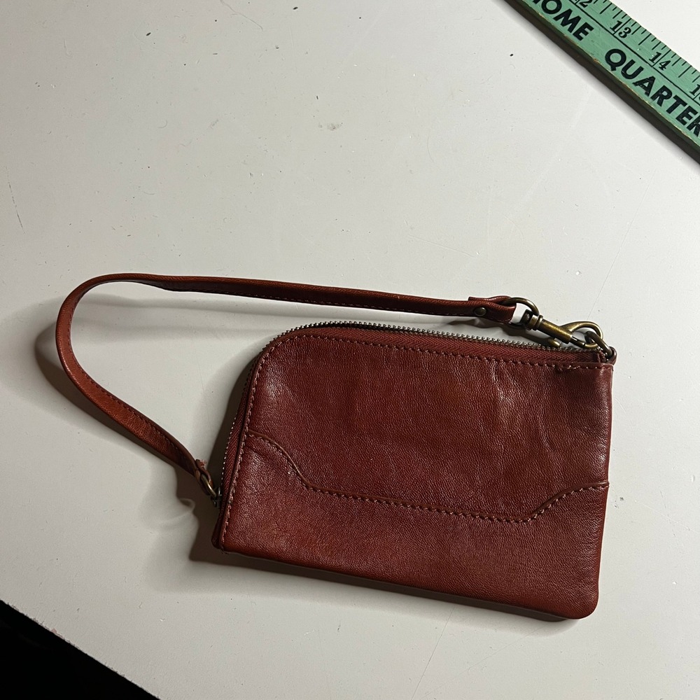 Frye Melissa Leather Wristlet Wallet Cognac Brown Zip Around Clutch